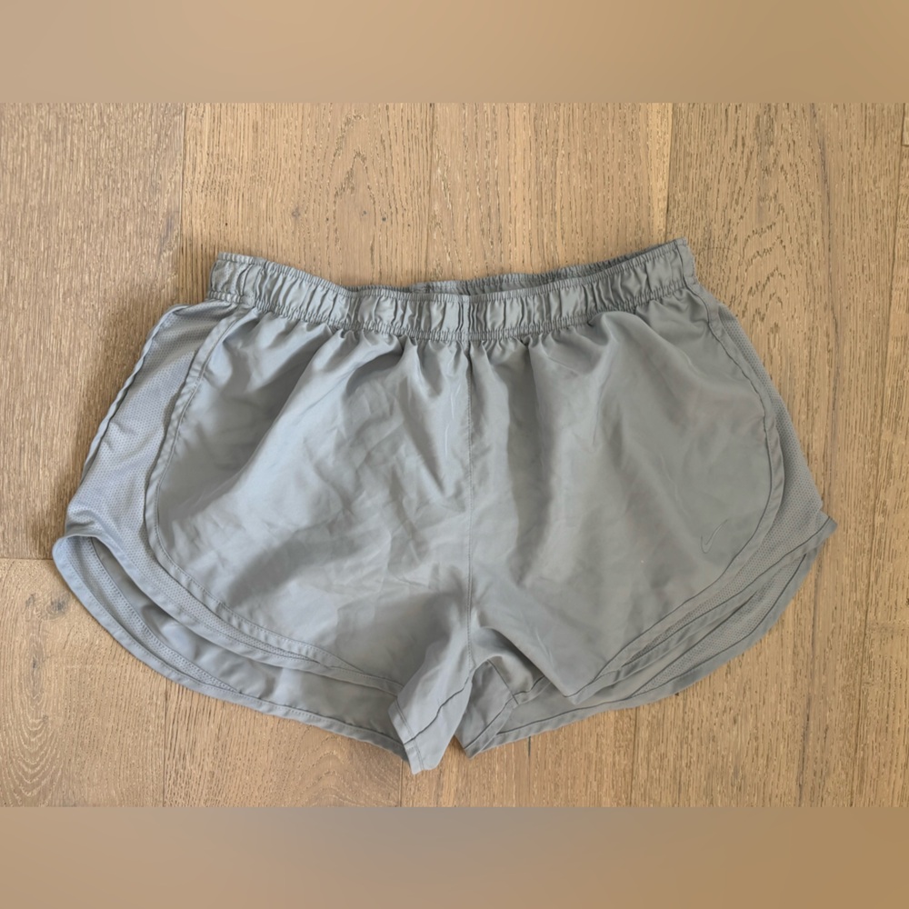 Smoke Gray Nike Women’s Running Shorts | XL